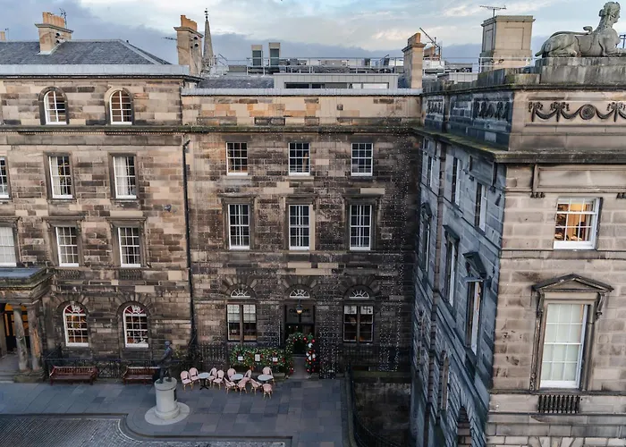 Code - The Court, Edinburgh Hostel